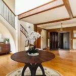 Knoll House