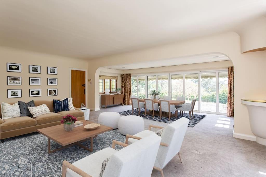 Knoll House